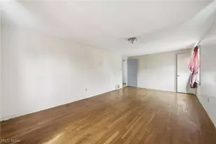 324 E 248th St, Euclid, OH 44123 - Photo 12