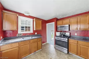 324 E 248th St, Euclid, OH 44123 - Photo 8