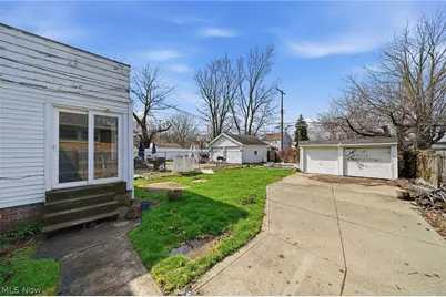 324 E 248th Street, Euclid, OH 44123 - Photo 18