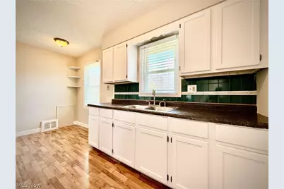 1331 Sunrise Drive, Akron, OH 44307 - Photo 6