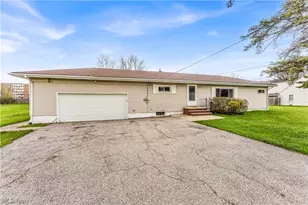 25121 Price Rd, Huber Heights, OH 44146 - Photo 2