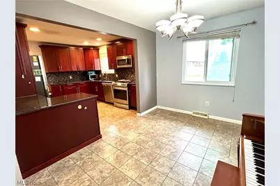 8945 Big Creek Parkway, Strongsville, OH 44149 - Photo 4