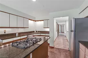 32078 Willow Cir, Avon Lake, OH 44012 - Photo 16