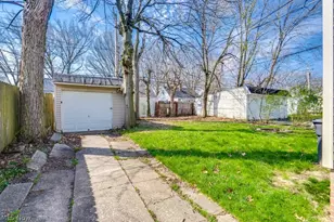 12013 Wayland Ave, Loveland, OH 44111 - Photo 2