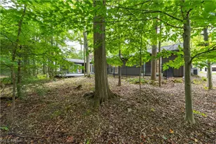 12101 The Bluffs, Strongsville, OH 44136 - Photo 4