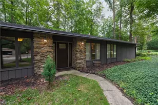 12101 The Bluffs, Strongsville, OH 44136 - Photo 2