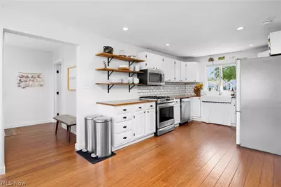 4247 E Lake Road, Sheffield Lake, OH 44054 - Photo 6