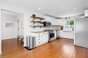 4247 E Lake Rd, Sheffield Lake, OH 44054 - Photo 6