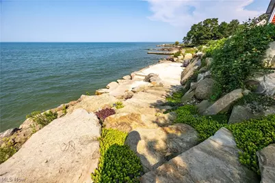 4247 E Lake Road, Sheffield Lake, OH 44054 - Photo 44