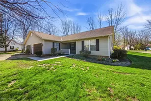 6183 Worthington Ln, Mentor, OH 44060 - Photo 2