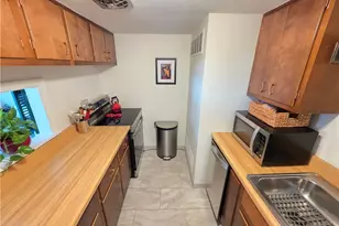 6995 Carriage Hill Dr, Brecksville, OH 44141 - Photo 8