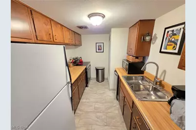 6995 Carriage Hill Drive, Brecksville, OH 44141 - Photo 6