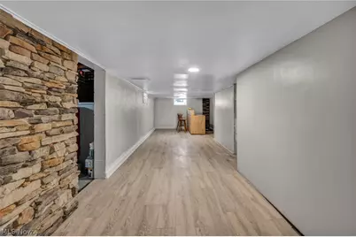 927 Eastwood Avenue, Tallmadge, OH 44278 - Photo 34