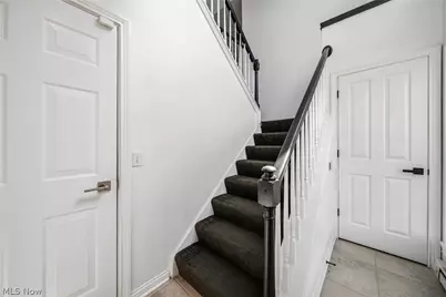 351 E Legend Court #C, Highland Heights, OH 44143 - Photo 4