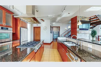 21 Furnace Street #805, Akron, OH 44308 - Photo 4