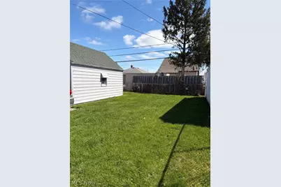 5271 W 49th Street, Parma, OH 44134 - Photo 4