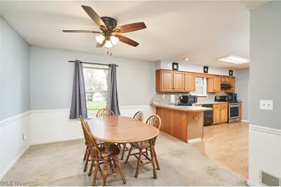 917 Proehl Drive, Barberton, OH 44203 - Photo 8