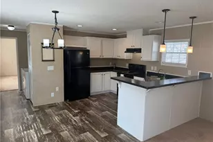 202 W Main St, Conneaut, OH 44030 - Photo 2