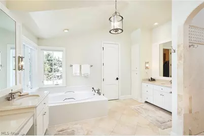 2242 Rock Creek N, Akron, OH 44333 - Photo 20