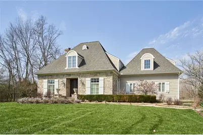 2242 Rock Creek N, Akron, OH 44333 - Photo 2
