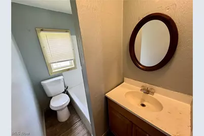 1217 Shriver Avenue NE, Canton, OH 44705 - Photo 32