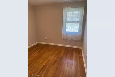 5857 W 54th Street, Parma, OH 44129 - Photo 8