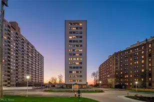 12520 Edgewater Dr, Oakwood, OH 44107 - Photo 2