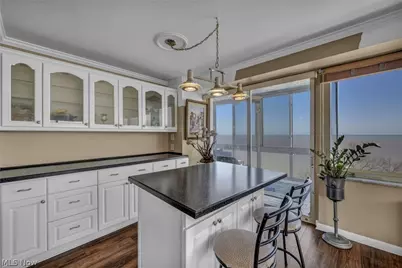 12520 Edgewater Drive #806, Oakwood, OH 44107 - Photo 14