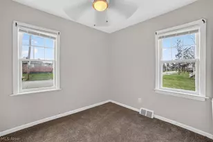 17208 Lipton Ave, Loveland, OH 44128 - Photo 12