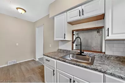 17208 Lipton Avenue, Loveland, OH 44128 - Photo 10