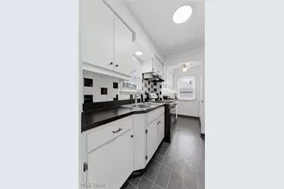 829 Indian Trail, Akron, OH 44314 - Photo 20