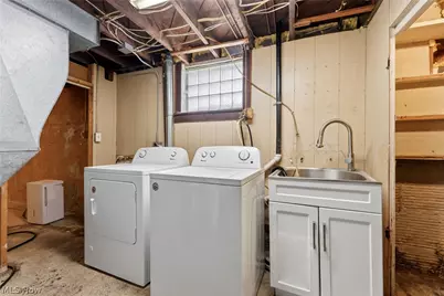 829 Indian Trail, Akron, OH 44314 - Photo 30