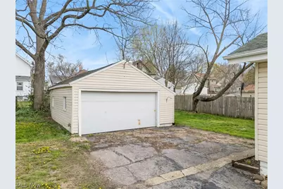 829 Indian Trail, Akron, OH 44314 - Photo 2