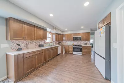 10396 Dewhurst Road, Elyria, OH 44035 - Photo 8