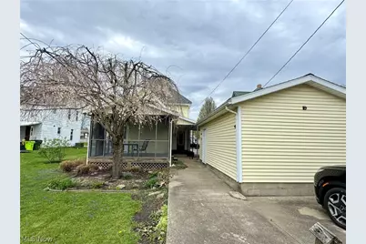 1011 Adams Street, Coshocton, OH 43812 - Photo 4