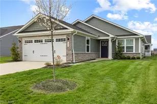 639 Apple Rdg Dr, Elyria, OH 44035 - Photo 2