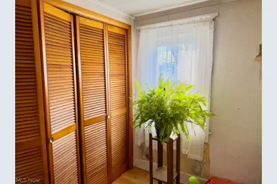 70090 Main Street, St Clairsville, OH 43950 - Photo 6