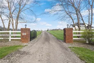 10366 Immel Street NE, Canton, OH 44721 - Photo 2