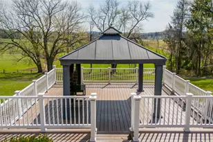 71805 Sharon Rd, Bridgeport, OH 43912 - Photo 12