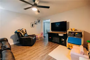 391 S 10th St, Coshocton, OH 43812 - Photo 8