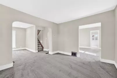 941 Carnegie Avenue, Akron, OH 44314 - Photo 14