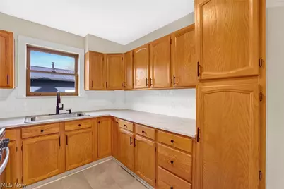 941 Carnegie Avenue, Akron, OH 44314 - Photo 22