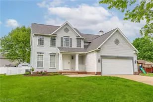 577 Colchester Ct, Akron, OH 44319 - Photo 1