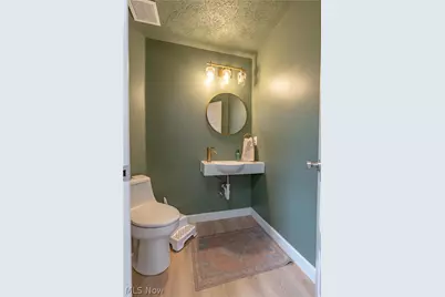 577 Colchester Court, Akron, OH 44319 - Photo 18