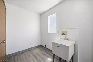 127 Blackburn St, Campbell, OH 44405 - Photo 22