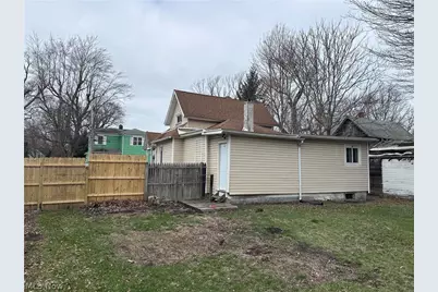 284 Clay, Conneaut, OH 44030 - Photo 2