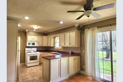 7068 Woodell Avenue, Canton, OH 44721 - Photo 4