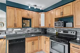 6106 Pelham Dr, Parma, OH 44129 - Photo 8