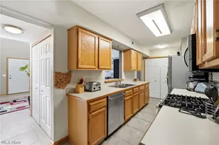 1045 N Jefferson St, Medina, OH 44256 - Photo 24