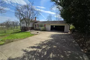 2000 Shady Ln, Zanesville, OH 43701 - Photo 2